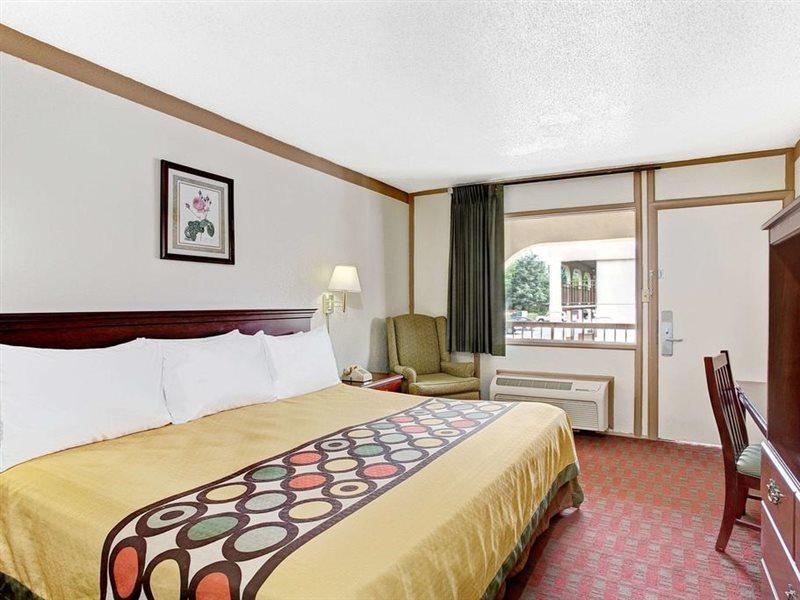 Super 8 By Wyndham Williamsburg/Historic Area Hotel Ngoại thất bức ảnh