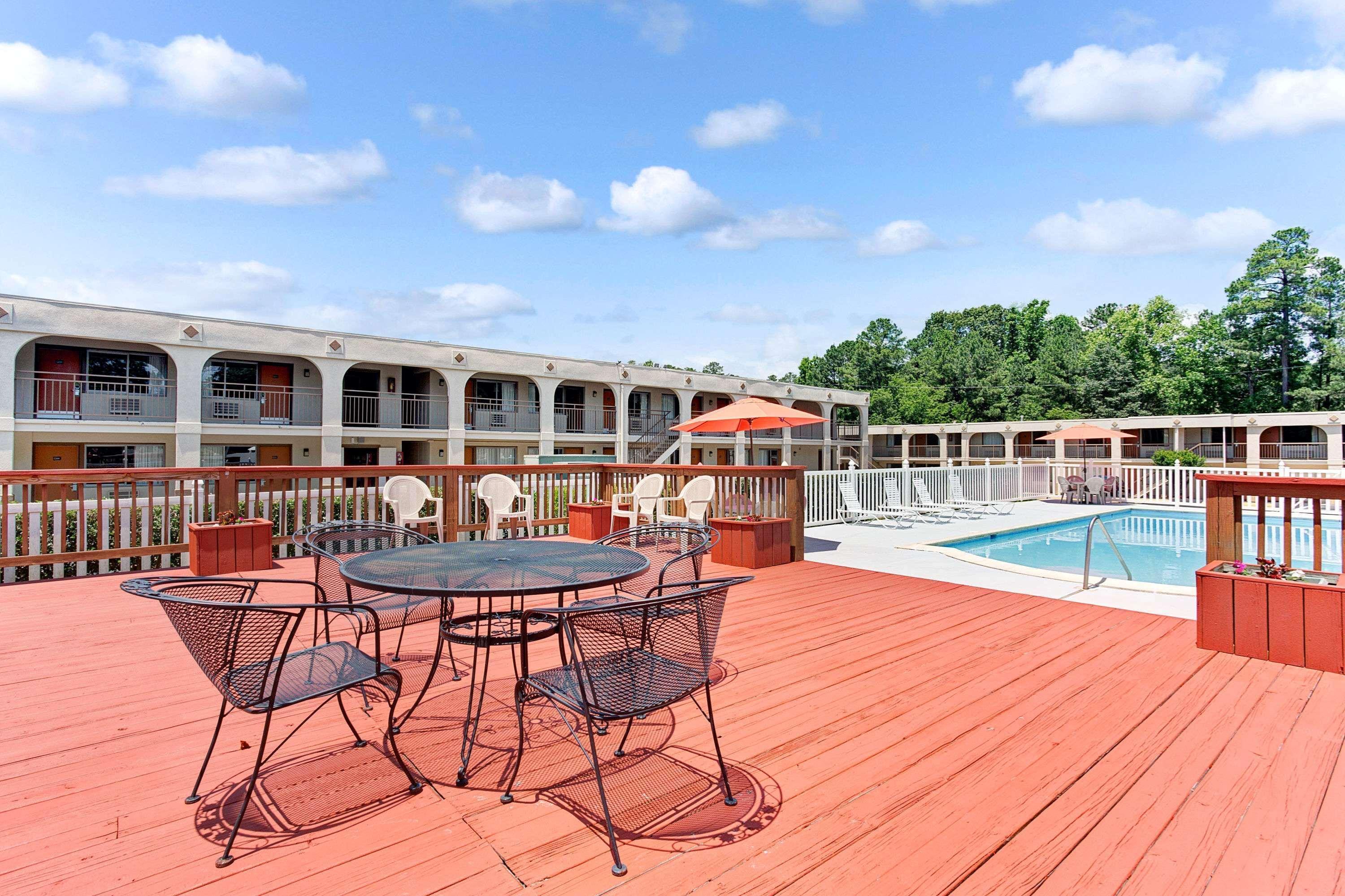 Super 8 By Wyndham Williamsburg/Historic Area Hotel Ngoại thất bức ảnh
