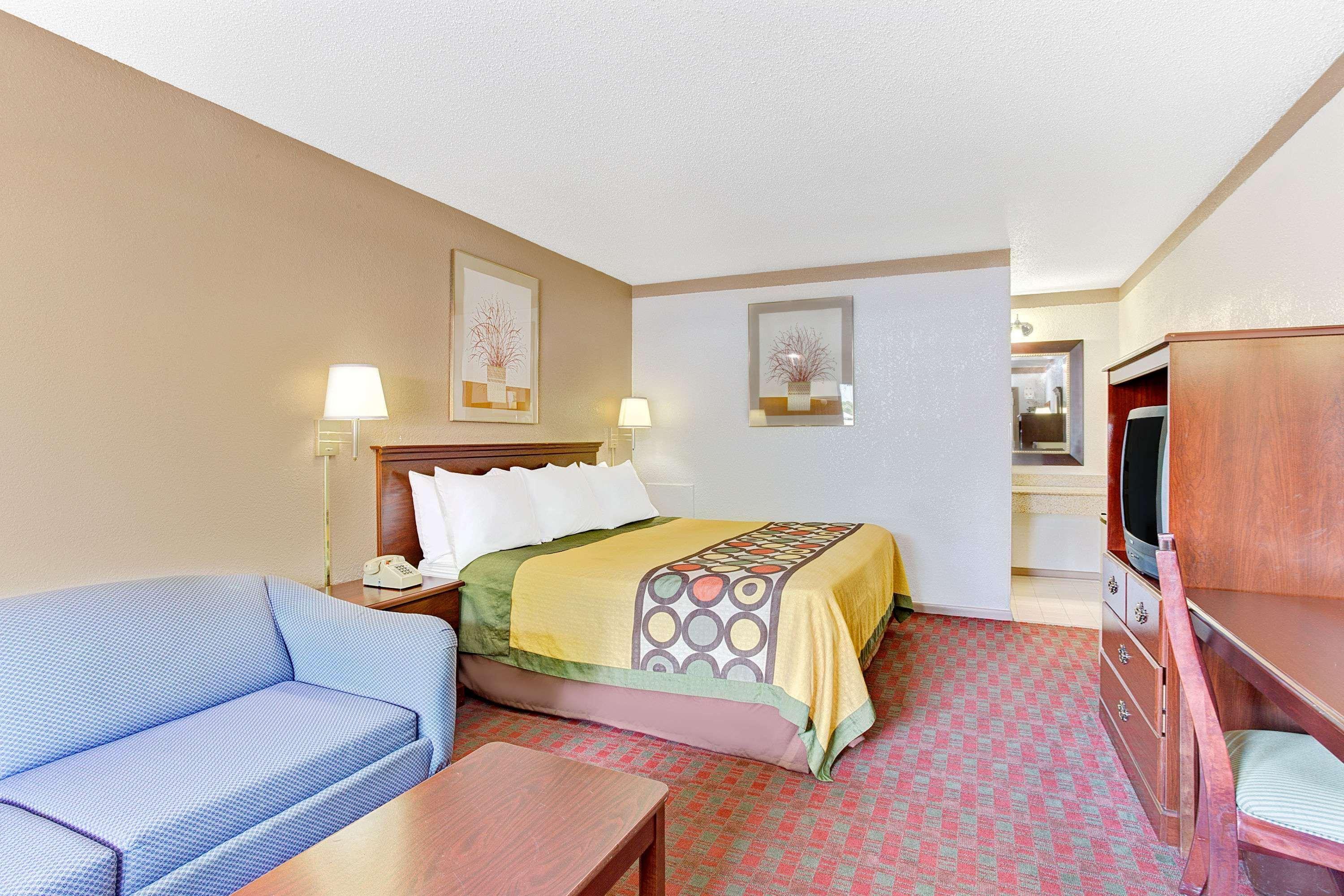 Super 8 By Wyndham Williamsburg/Historic Area Hotel Ngoại thất bức ảnh
